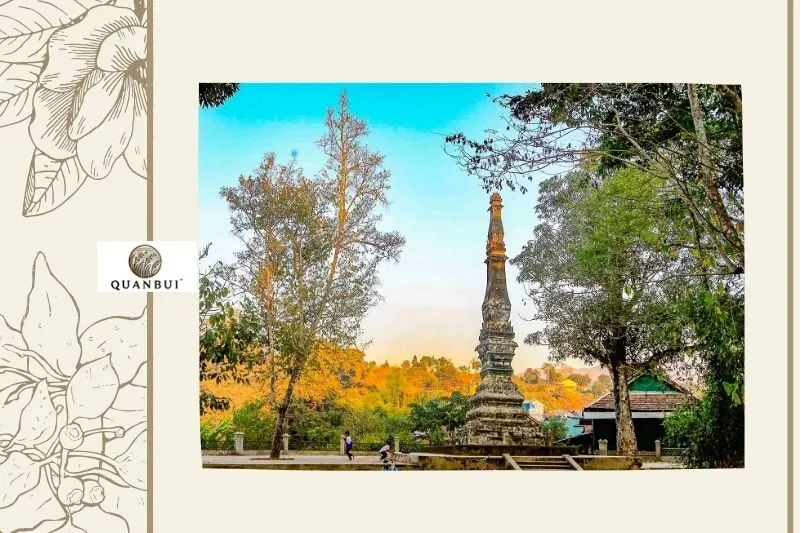 Tháp Chiềng Sơ là điểm đến không thể bỏ qua